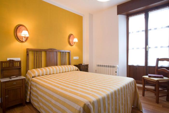 Hotel La Fonda de Bustio Extérieur photo