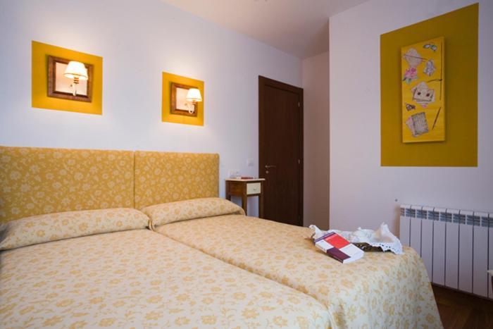 Hotel La Fonda de Bustio Extérieur photo