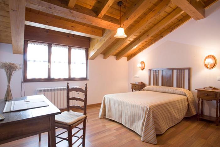Hotel La Fonda de Bustio Chambre photo